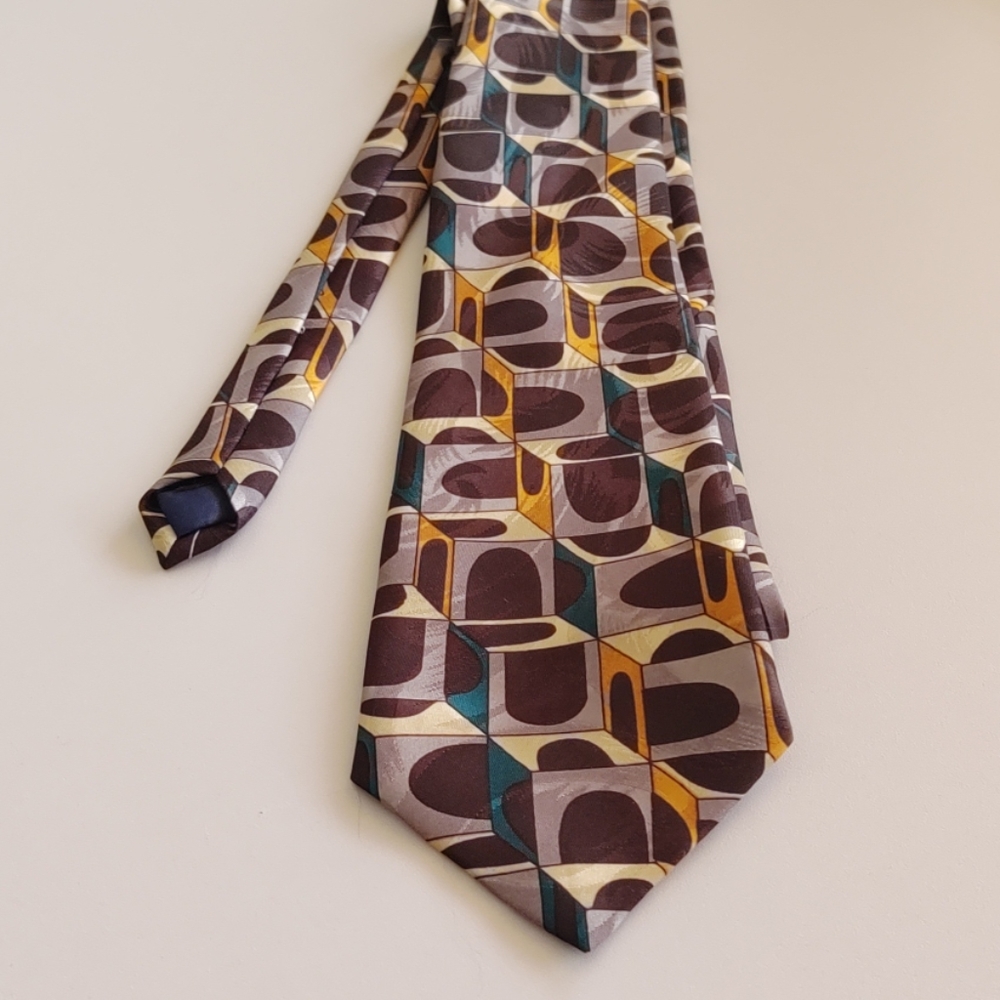 Pretty men's tie